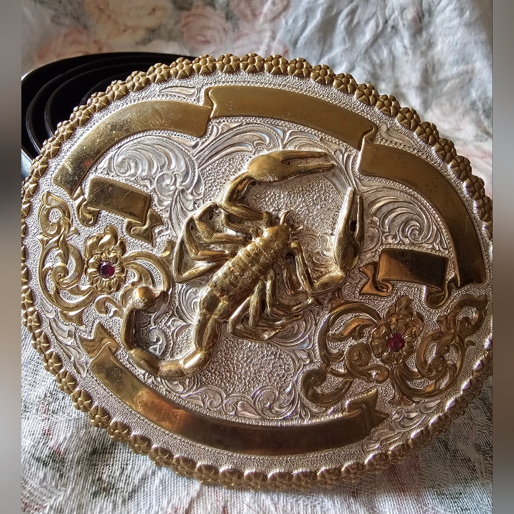 Gold and Silver Scorpion Decorative Belt Buckle - Pets Reptile Accessory